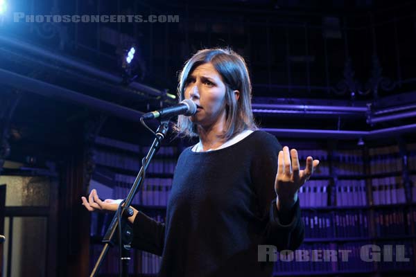 ALDOUS HARDING - 2016-03-23 - PARIS - L'Archipel (26 bis rue de Saint Petersbourg) - Hannah Sian Topp